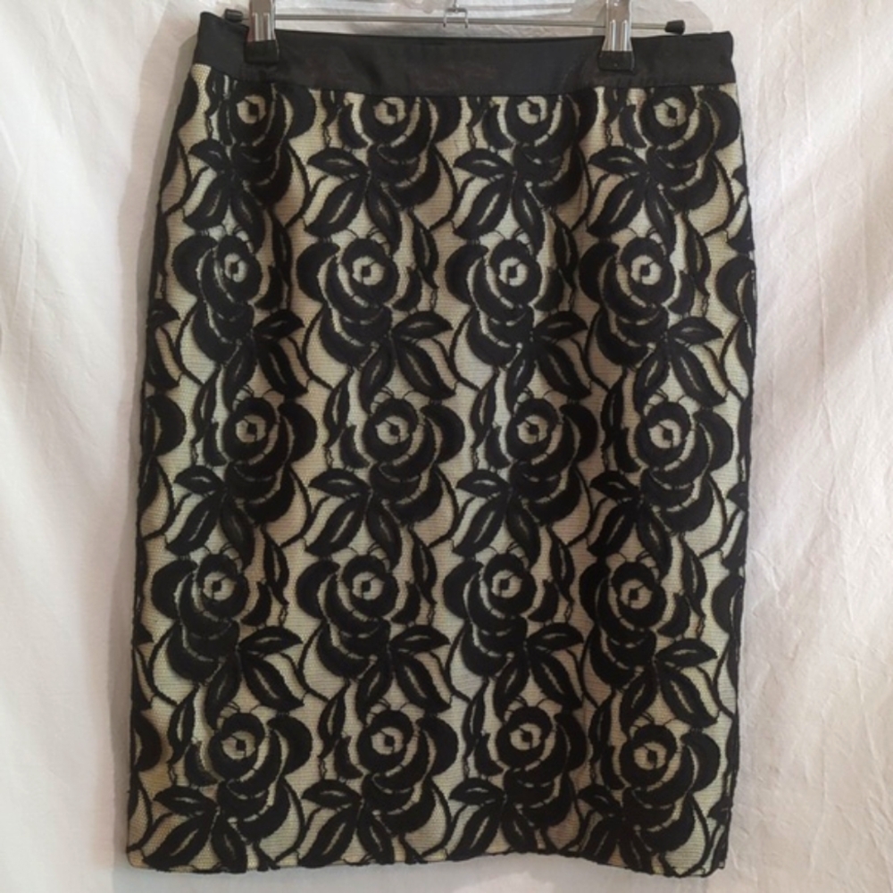 Ann Taylor | Black Lace over Cream Skirt Romantic Classic Back Slit | 6P
